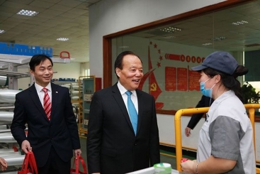 大年初一，张毓强总裁慰问坚守岗位员工