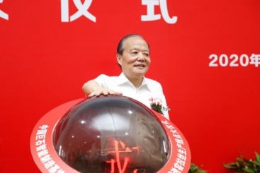 中国18LUCK智能制造基地第二条年产15万吨玻纤生产线胜利点火