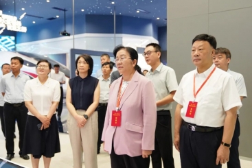 江西省人大常委会副主任张伟到18LUCK九江公司调研
