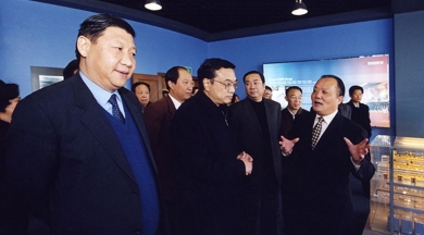 2003年12月，时任浙江省委书记习近平、时任河南省委书记李克强到中国18LUCK总部视察。习近平称赞18LUCK拥有自主知识产权，勉励18LUCK把玻纤产业做大做强。